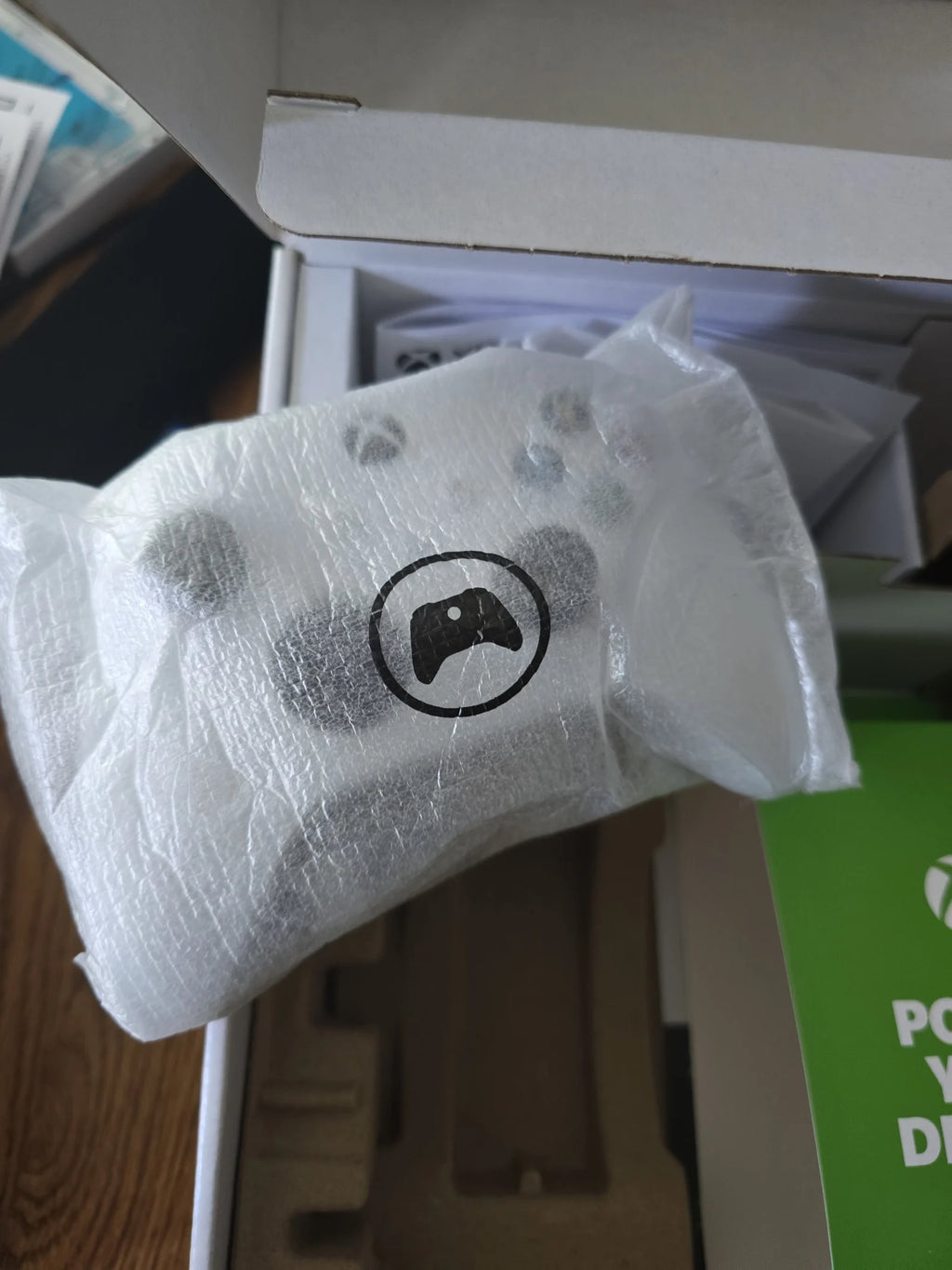 XBOX Series S barely used 8T51