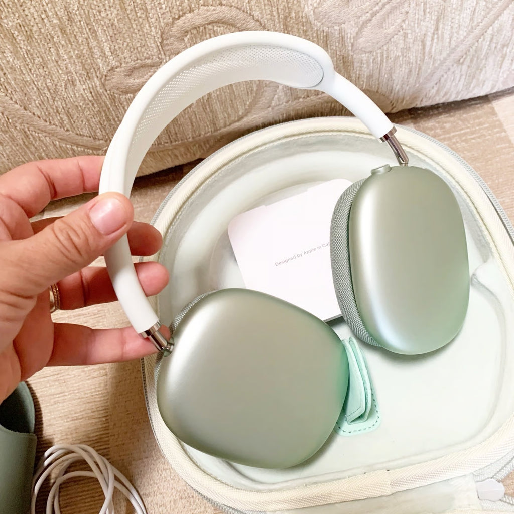 Apple AirPods Max in Green 7D96