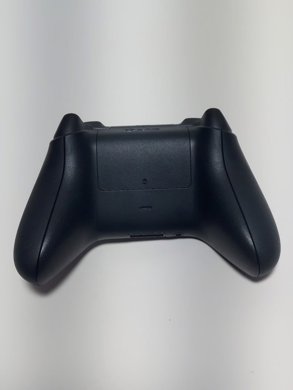 Xbox Series X 1TB SSD Console - Includes Xbox Wireless Controller 3X92