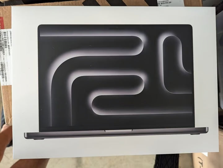 MacBook Pro M3 - Space Black **UNOPENED BOX** 7D77