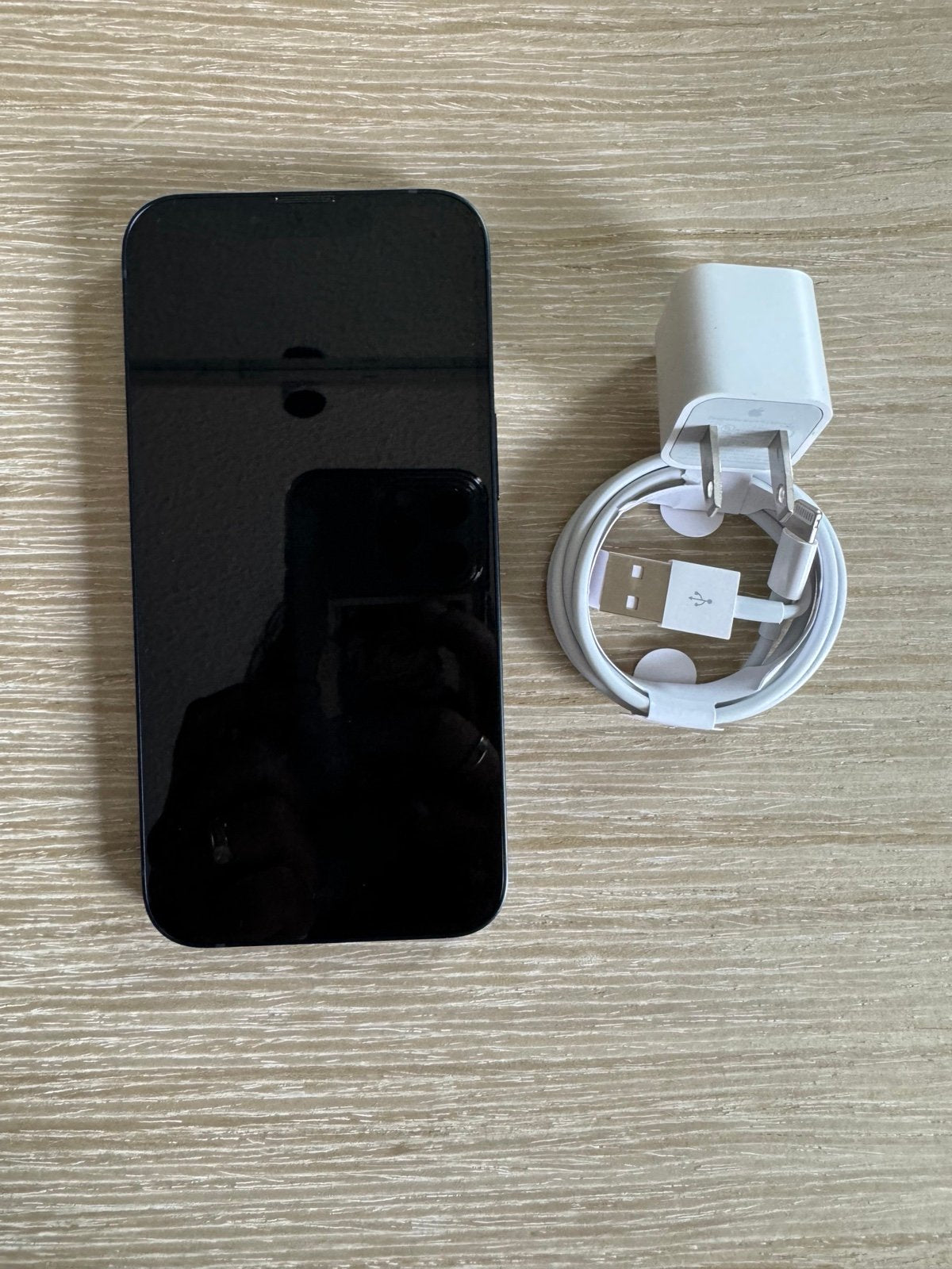 Apple iPhone 13 256GB AT&T Cricket Wireless 3W85