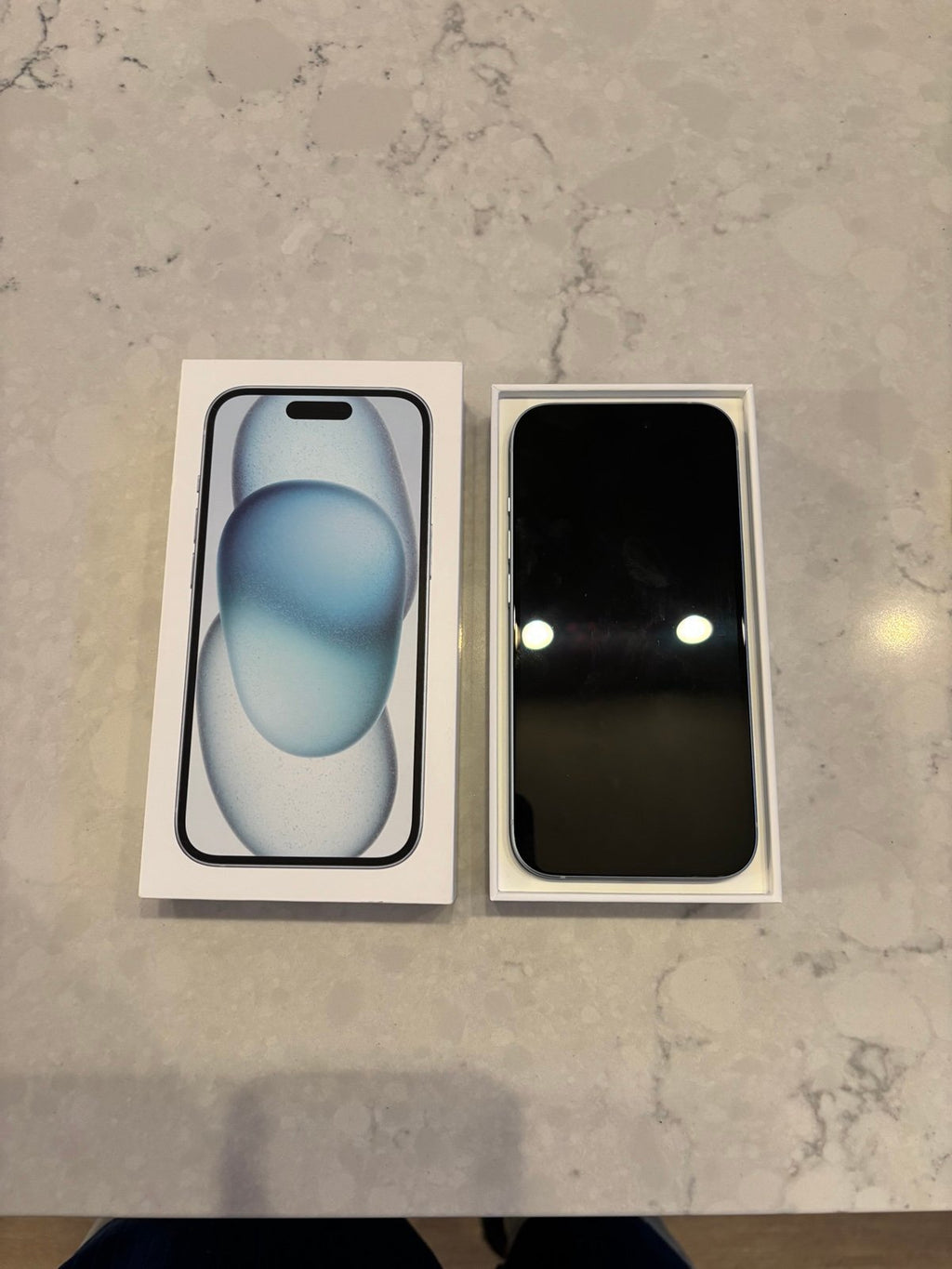 iPhone 15 256GB SIM/CARRIER Locked - Verizon 2G85