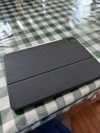 M1 MacBook Pro and 2nd Gen IPad Pro with Apple Folio keyboard & Apple Pencil 2 5D62