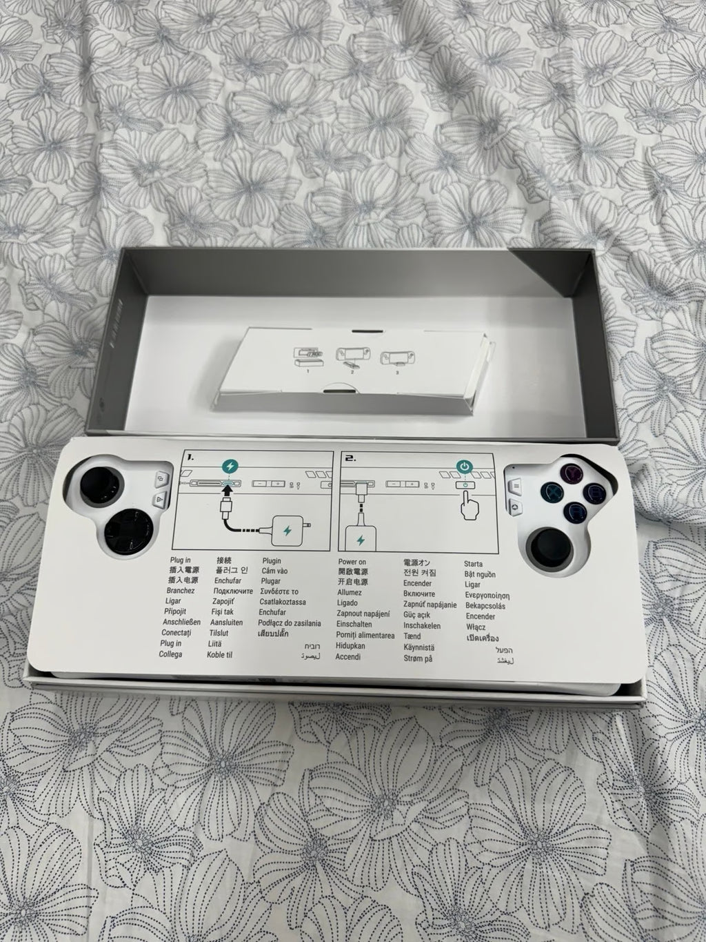 ASUS - ROG Ally 7"" 120Hz FHD 1080p Gaming Handheld - AMD Ryzen Z1 Extreme Proces 8A55