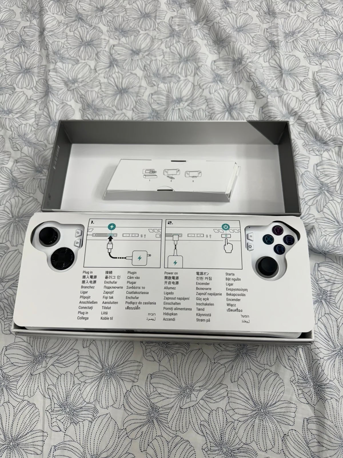 ASUS - ROG Ally 7"" 120Hz FHD 1080p Gaming Handheld - AMD Ryzen Z1 Extreme Proces 8A55