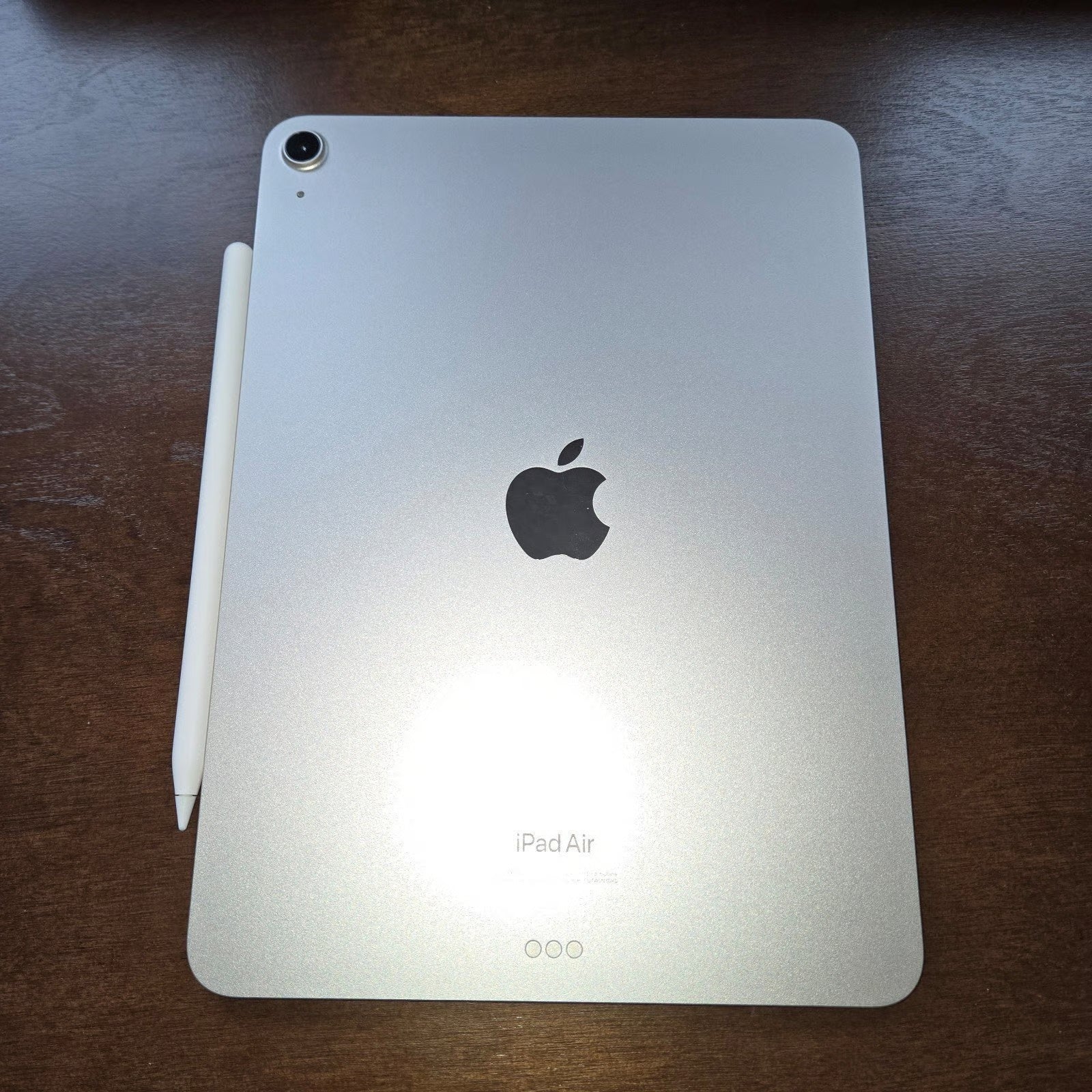 Apple iPad Air 5th Generation 256 GB in Starlight with Apple Pencil 2nd Gen 1P52