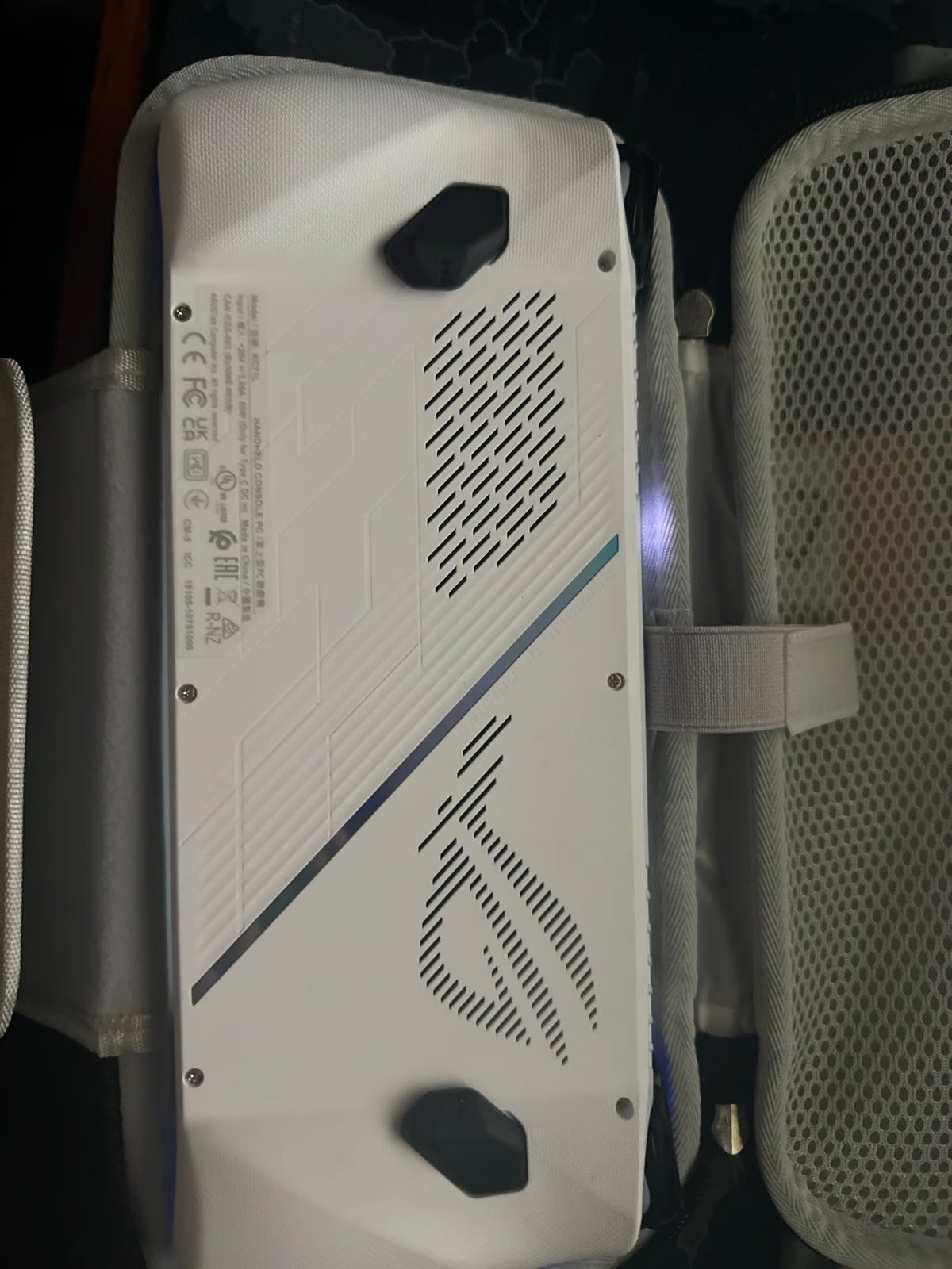 ASUS rog ally 7"" 2TB Storage Z1 extreme 5M16