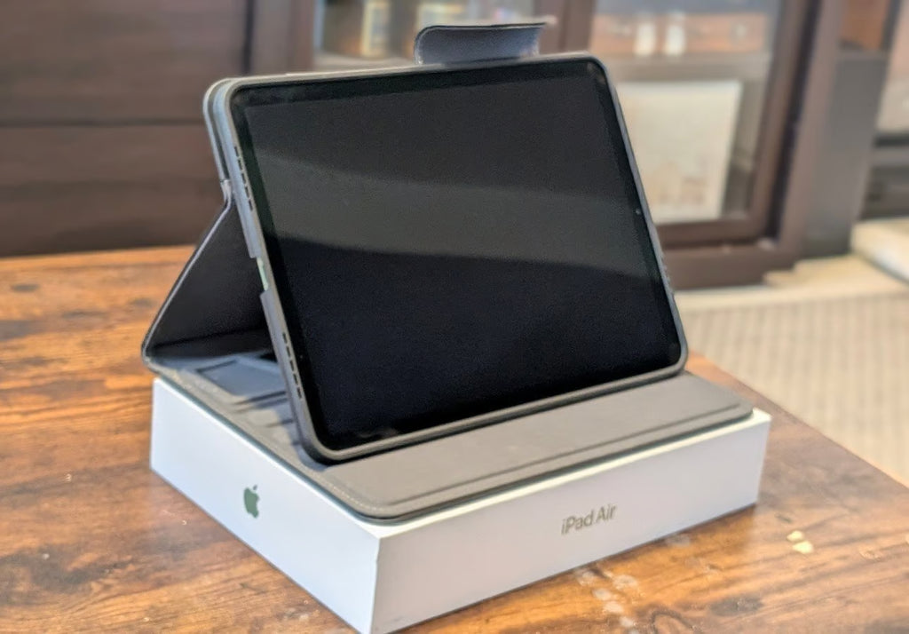 iPad Air 4th Generation 256GB Wi-Fi + Cellular Green 10.9"" with Targus case 5H16