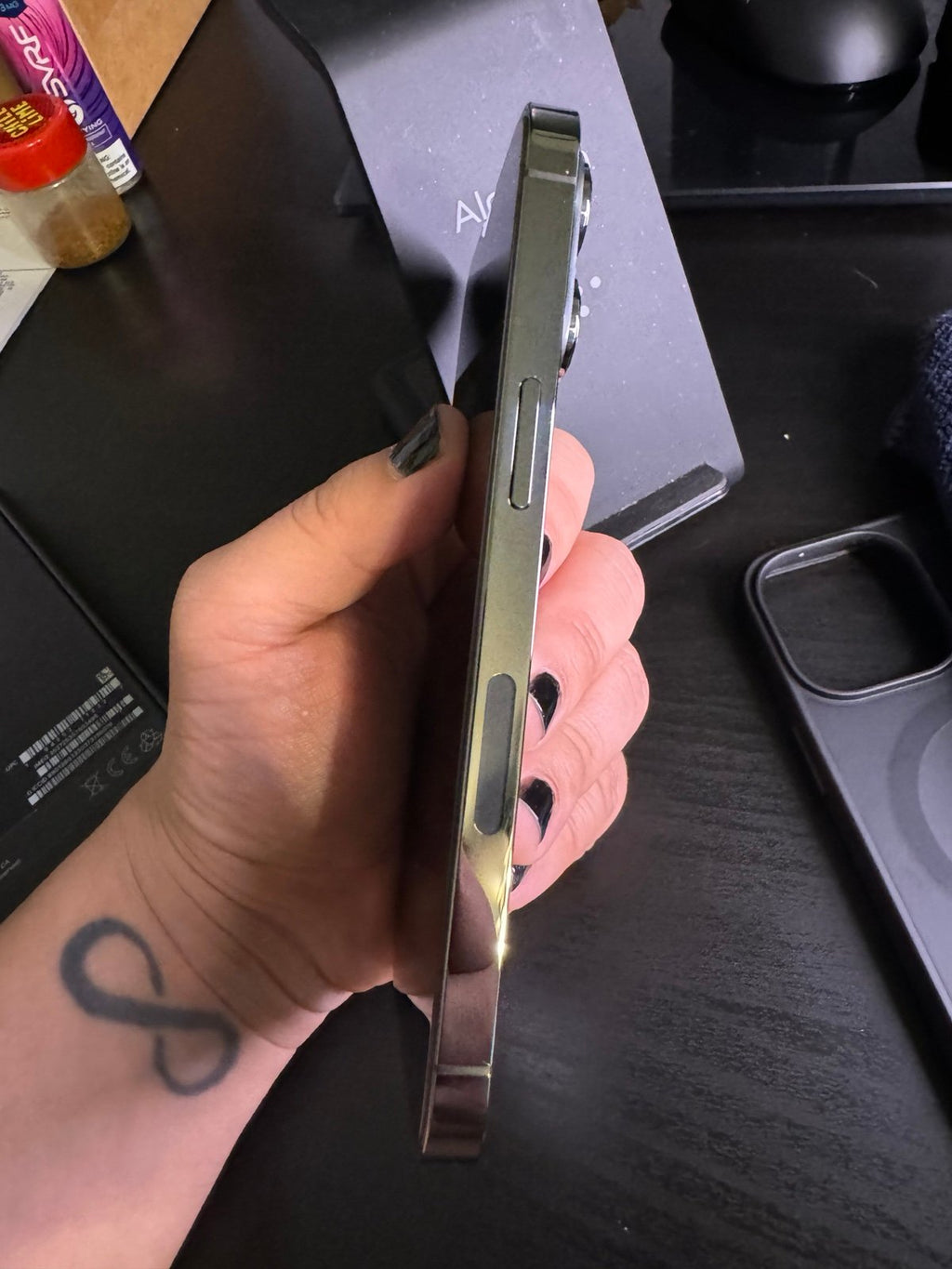 iPhone 13 Pro 256GB Unlocked (Graphite) 1V95