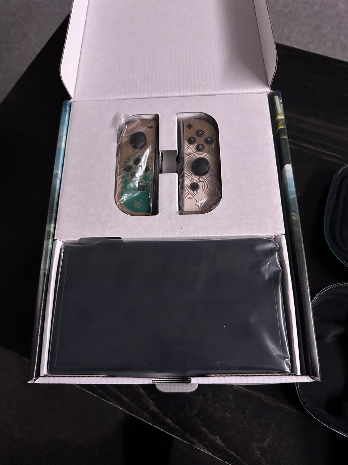 Nintendo Switch OLED The Legend of Zelda - Tears of the Kingdom Bundle 9U63