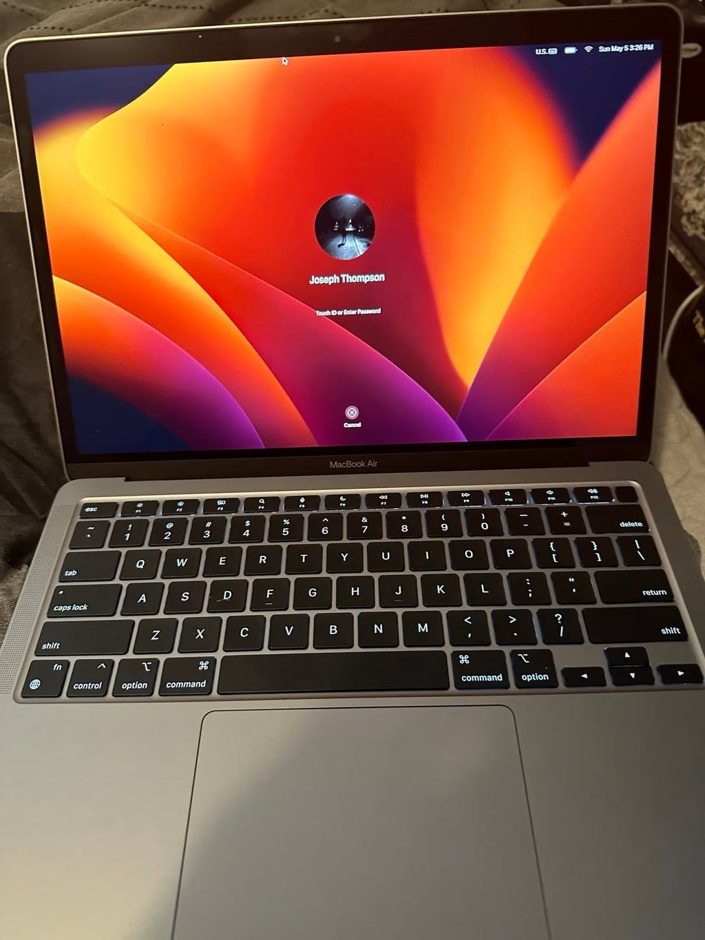 Apple Macbook Air 13in.  M1 3.2 GHz  256GB SSD 3N23