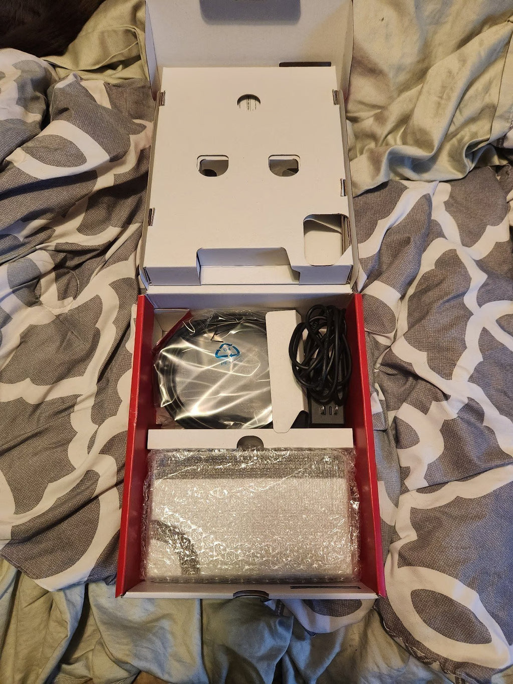 Nintendo Switch OLED Bundle White with protective case 5E51