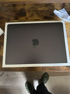 Apple MacBook Pro M3 14鈥?Space Black 18GB RAM 512GB Storage (Barely Used) 1Q58