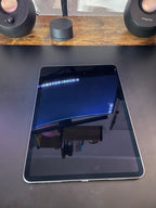 iPad Pro 11 inch 256GB 1st gen Wifi (space gray) + apple magic keyboard 9H58