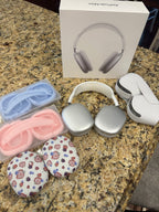 Apple AirPods Max sikver with three cases 8A16