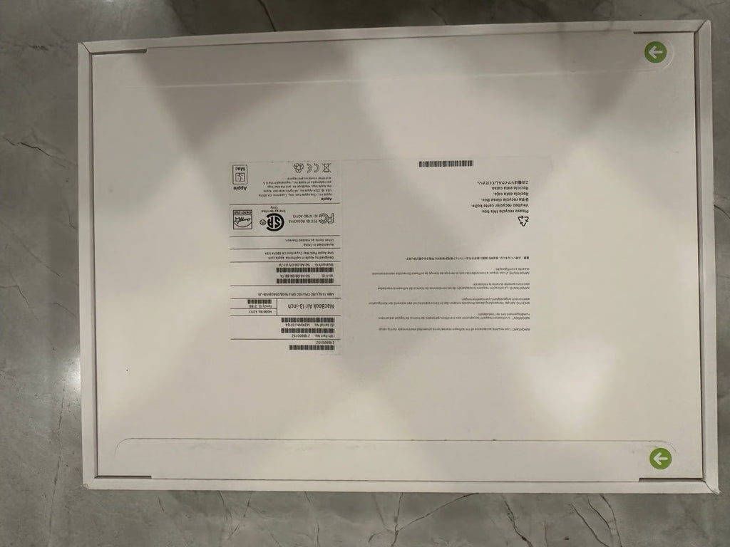 NEW MacBook Air 13 inch 16gb 6P65