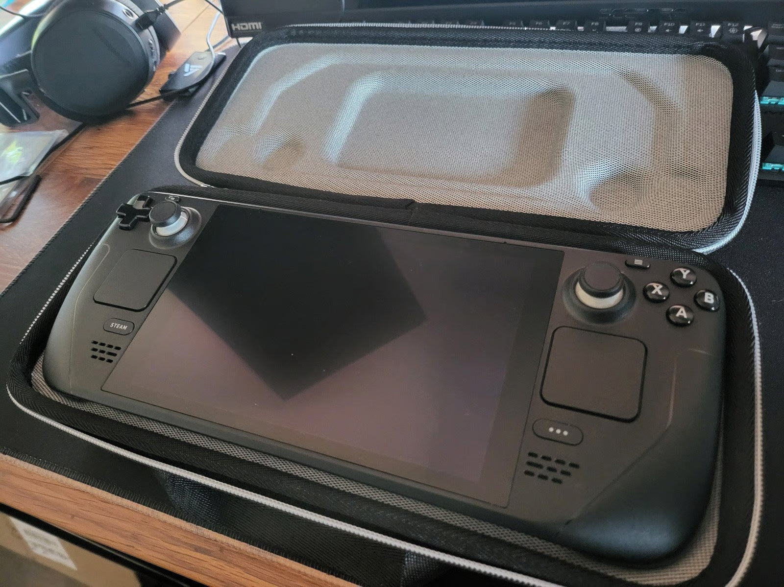 Steam Deck 512GB & 128GB Micro SD Card LCD 8N67