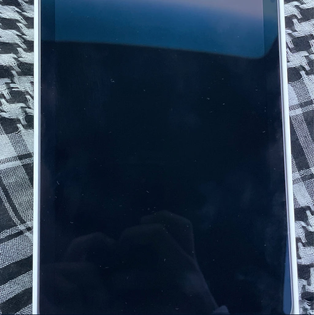 Apple iPad Mini 6th Generation 64 GB in Space Gray 1O73