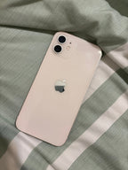 Apple iPhone 12 128 GB in White for Unlocked 2Y38