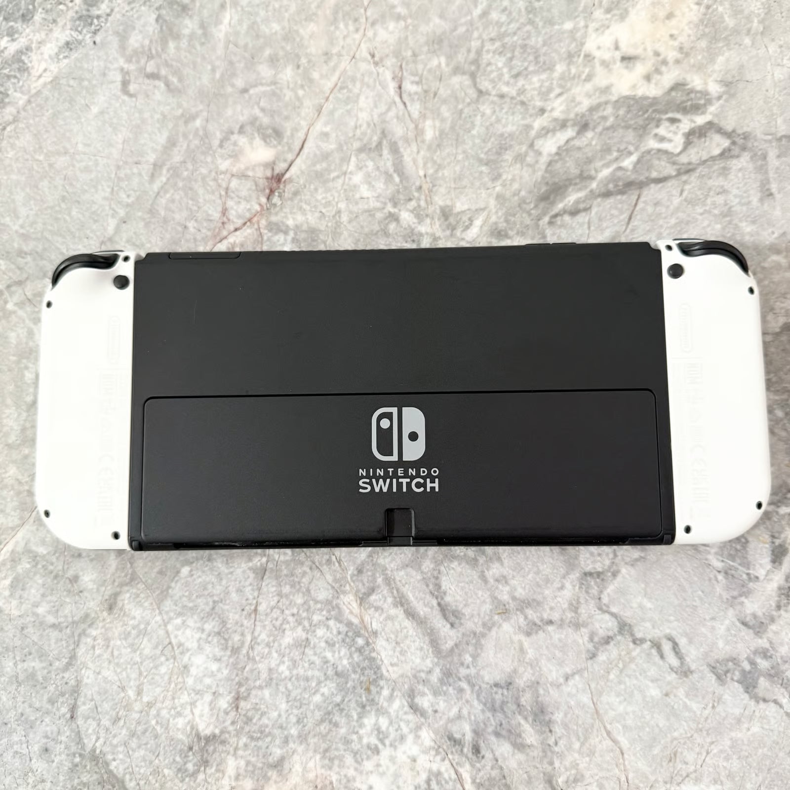 Nintendo Switch OLED White Bundle 6R11