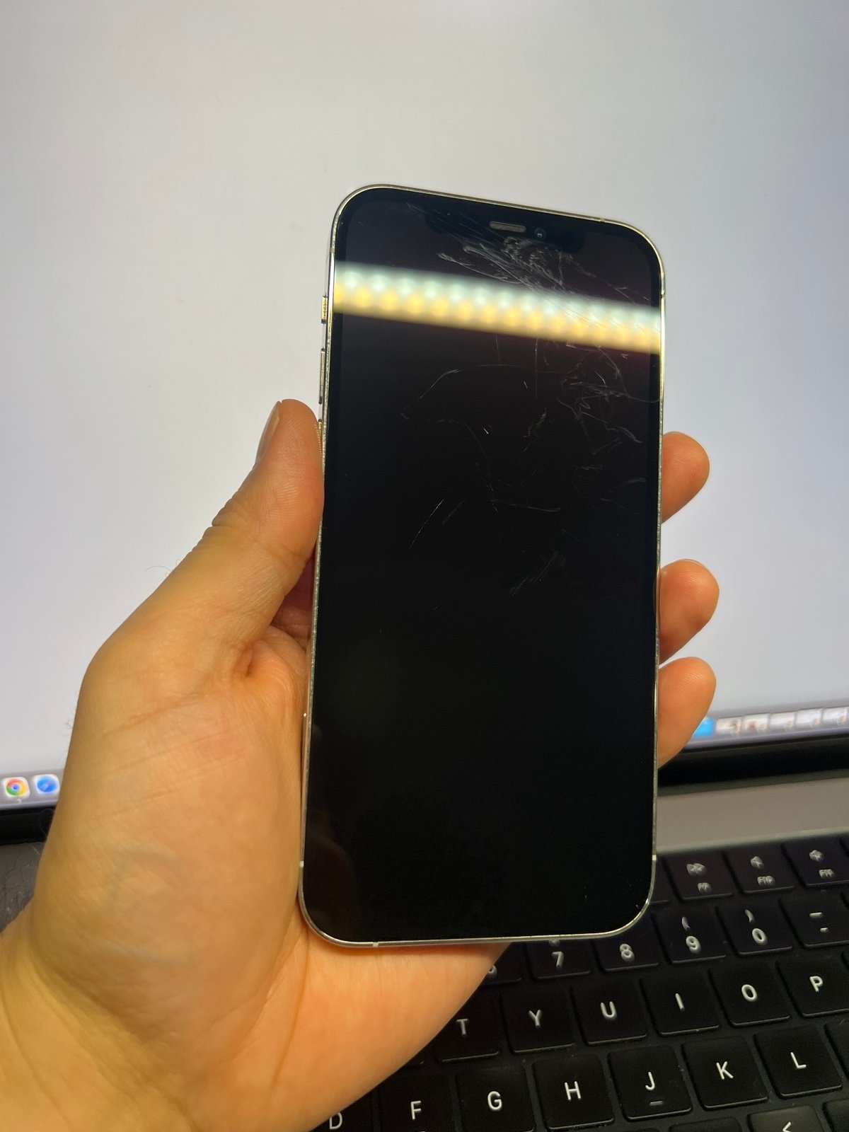 Apple iPhone 12 Pro 256GB Factory Unlocked White / Silver #20086 7K99