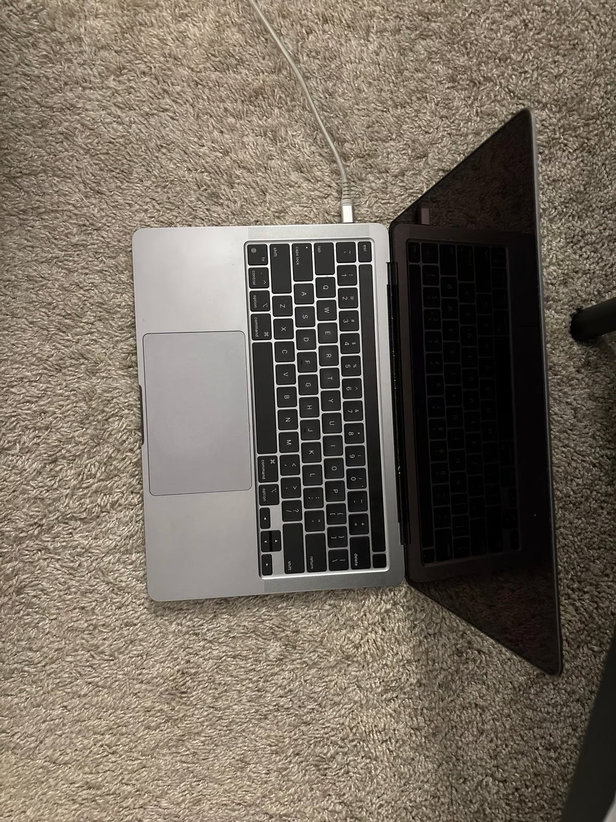 MacBook Pro 2020 M1 Chip 1R82