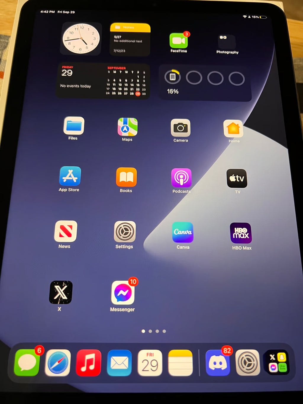 iPad Air 5th Generation 64gb (wi-fi) Space Gray W/ Original Box 1G35