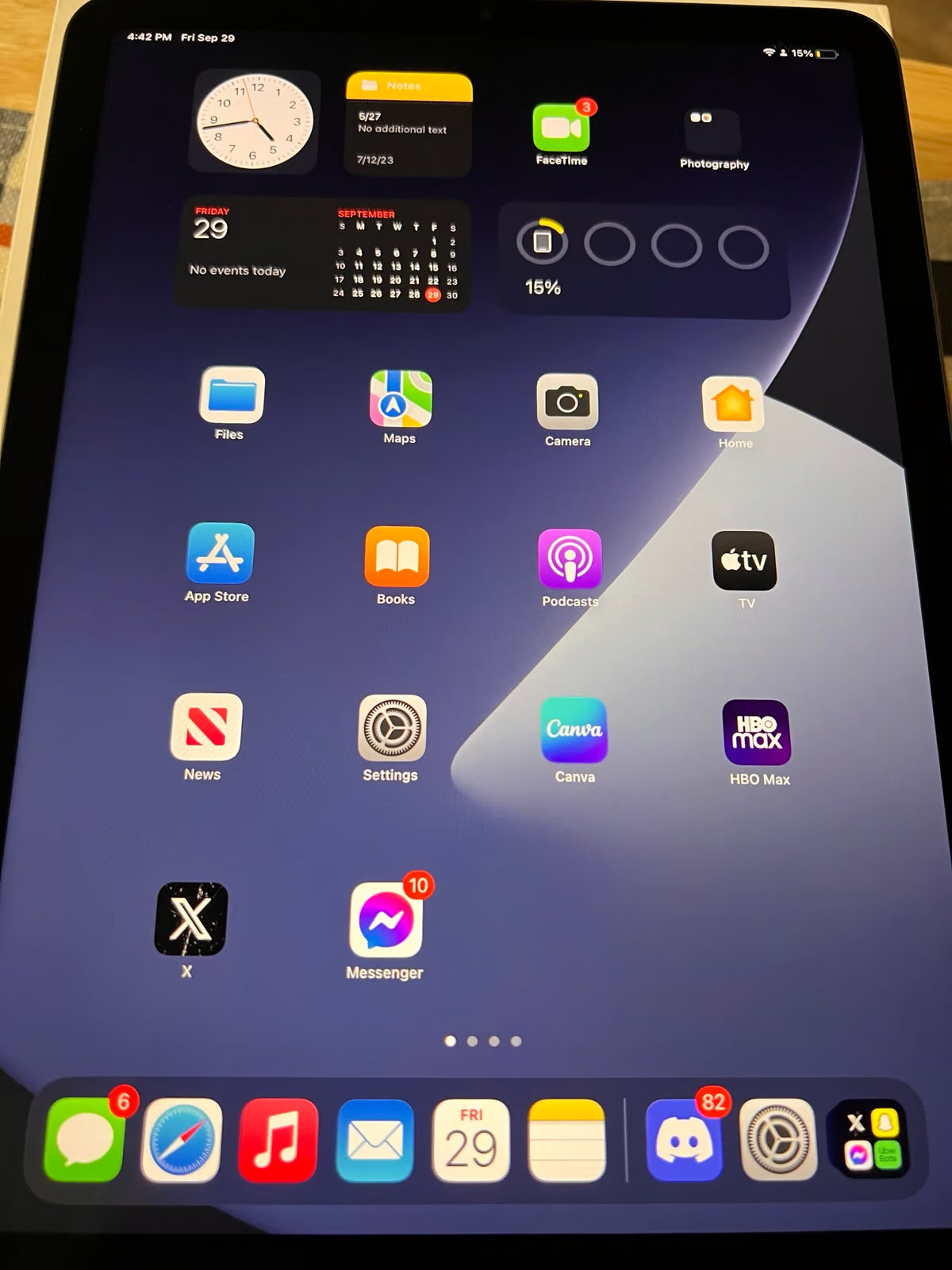 iPad Air 5th Generation 64gb (wi-fi) Space Gray W/ Original Box 1G35