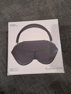 Airpods max with smart case 6V32