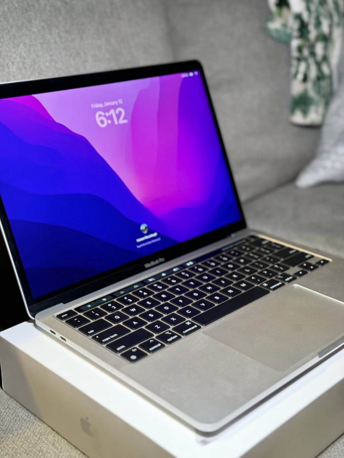 MacBook Pro M1 2020 with Touchbar 7B11