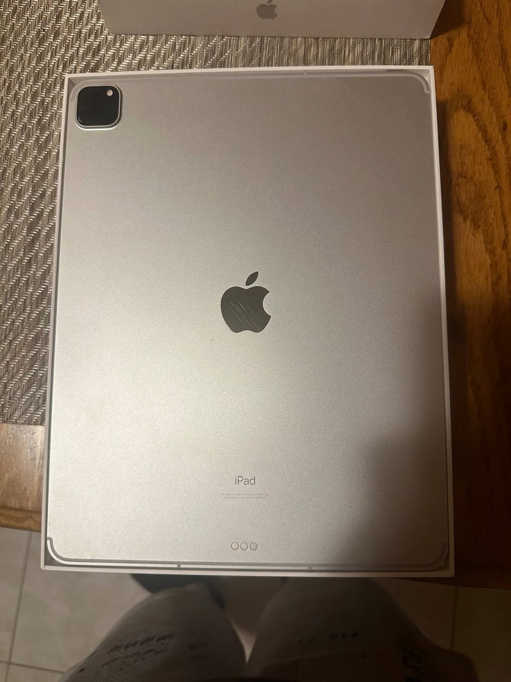 Apple iPad Pro 5th Generation 128 GB 12.9 inches (UNLOCKED) 8O37