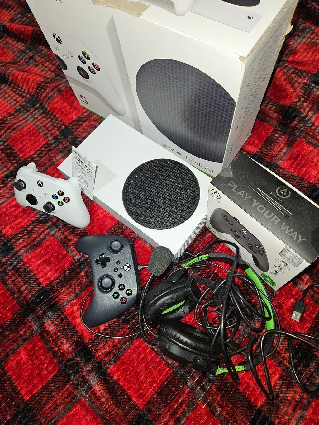 Xbox Series S All-Digital Console Bundle w/ 1 Month of Game Pass Ultimate 9E53