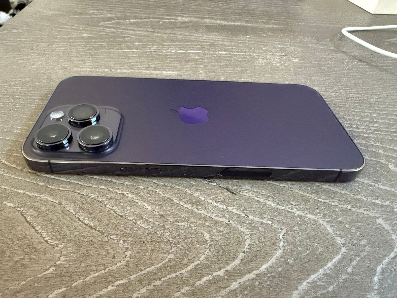 UNLOCKED Apple iPhone 14 Pro Max 256 GB Deep Purple MQ8W3LL/A Used 6V19