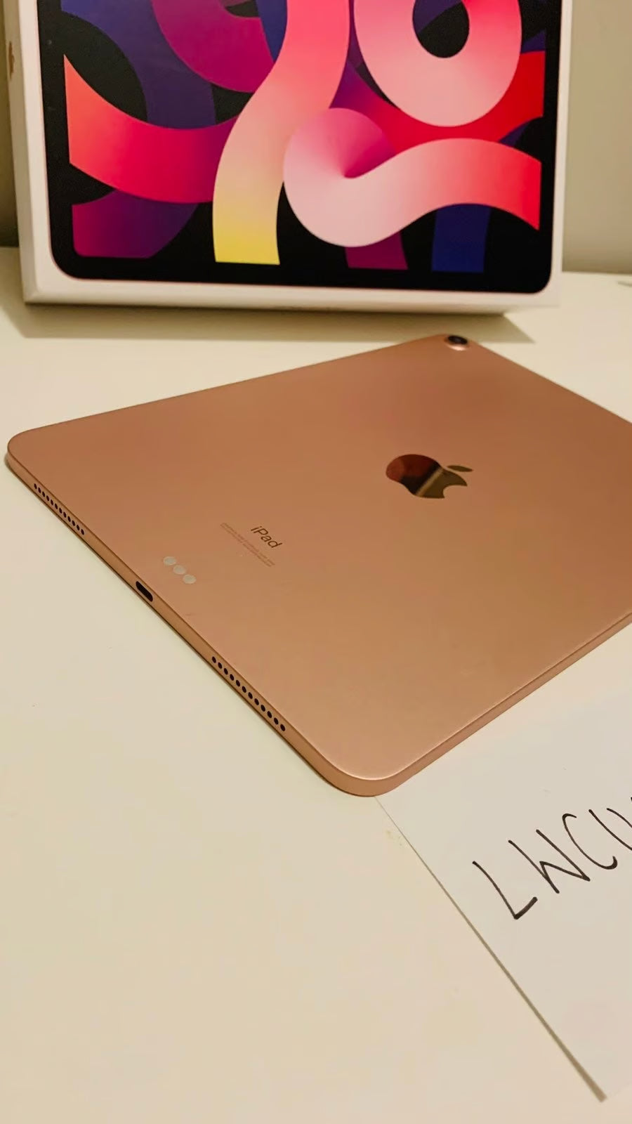 Apple iPad Air 4th Generation 64 GB in Rose Gold 7T69