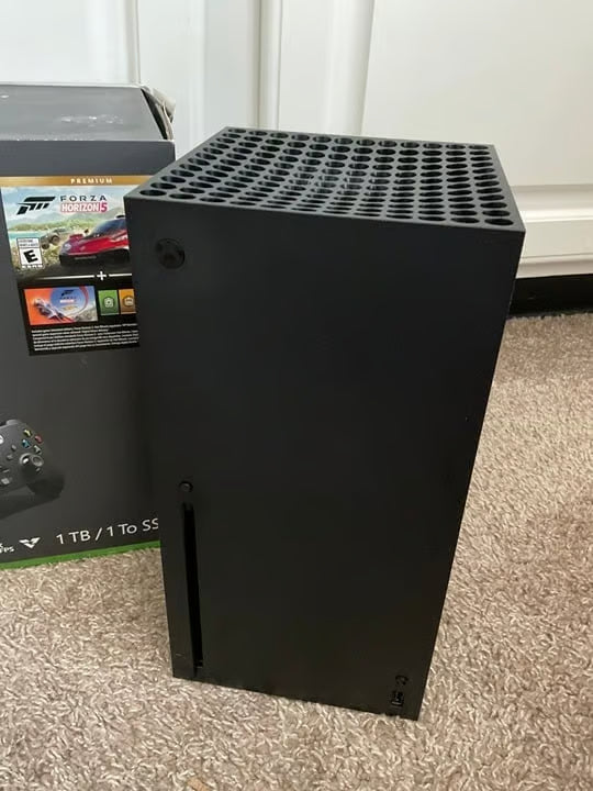 Xbox Series X 1TB SSD Console 7V75