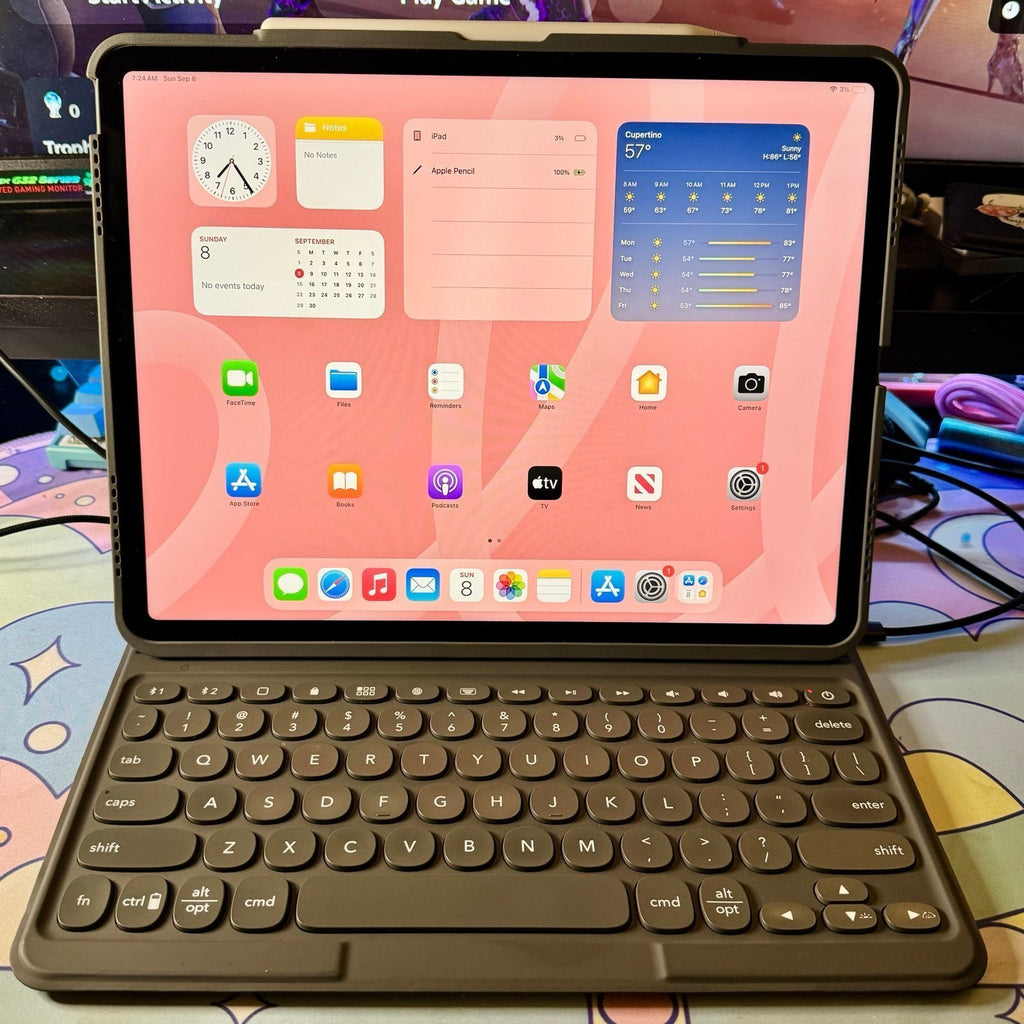 iPad Pro 5th Gen 12.9 1tb Cellular Unlocked! + Apple Pencil and Keyboard Case! 3R26