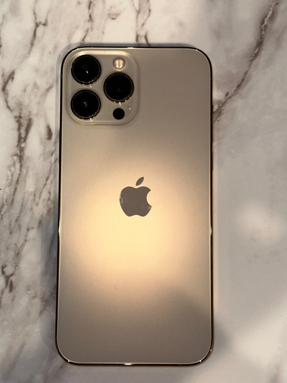 iPhone 13 Pro Max Phone - Gold 256 GB VERIZON PHONE not unlocked 7V98