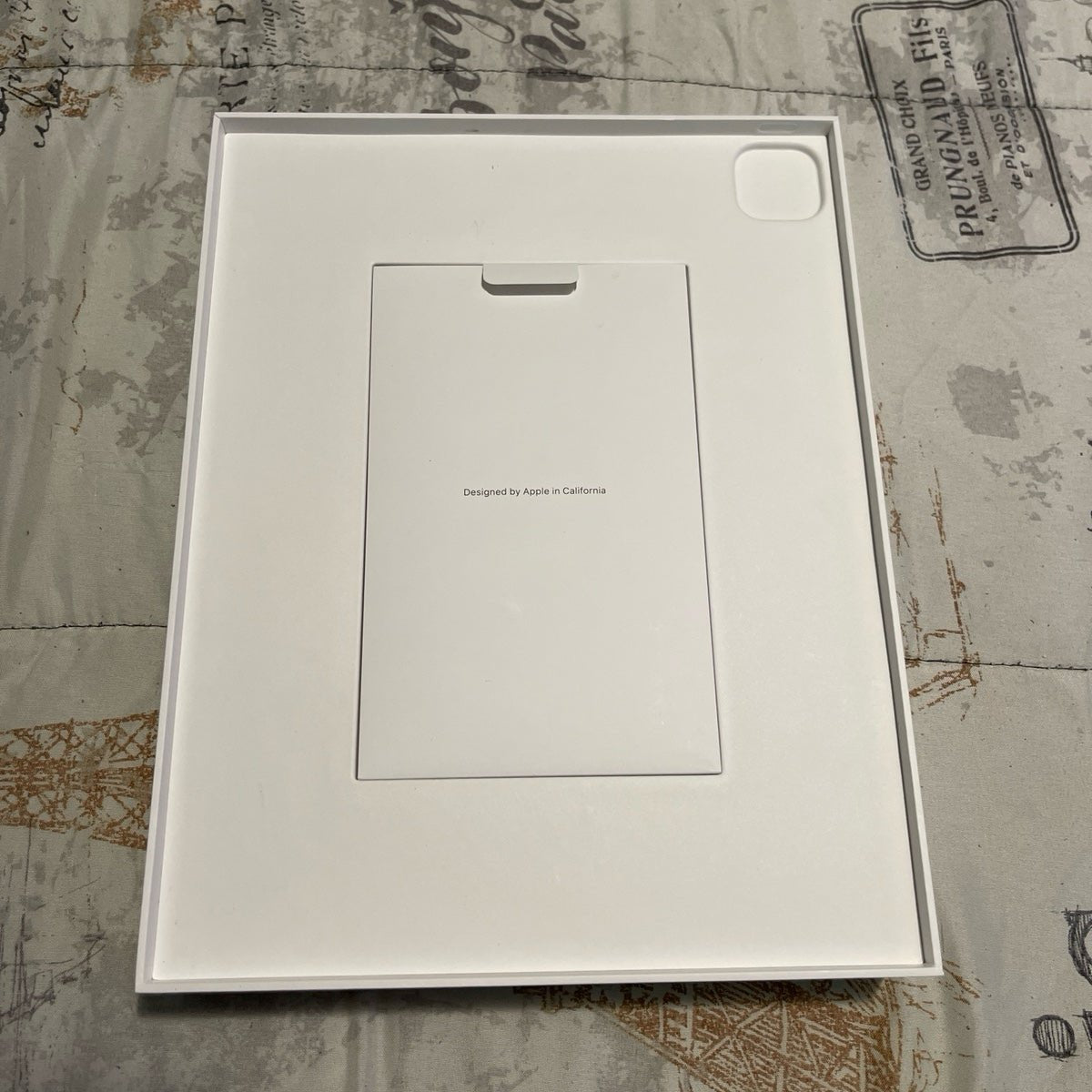 iPad 12.9 Pro UNLOCKED �?2nd generation Apple Pencil 8V28