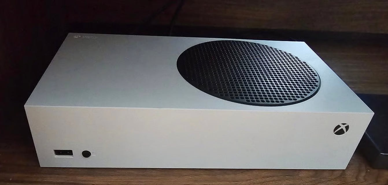 XBOX Series S barely used 8T51