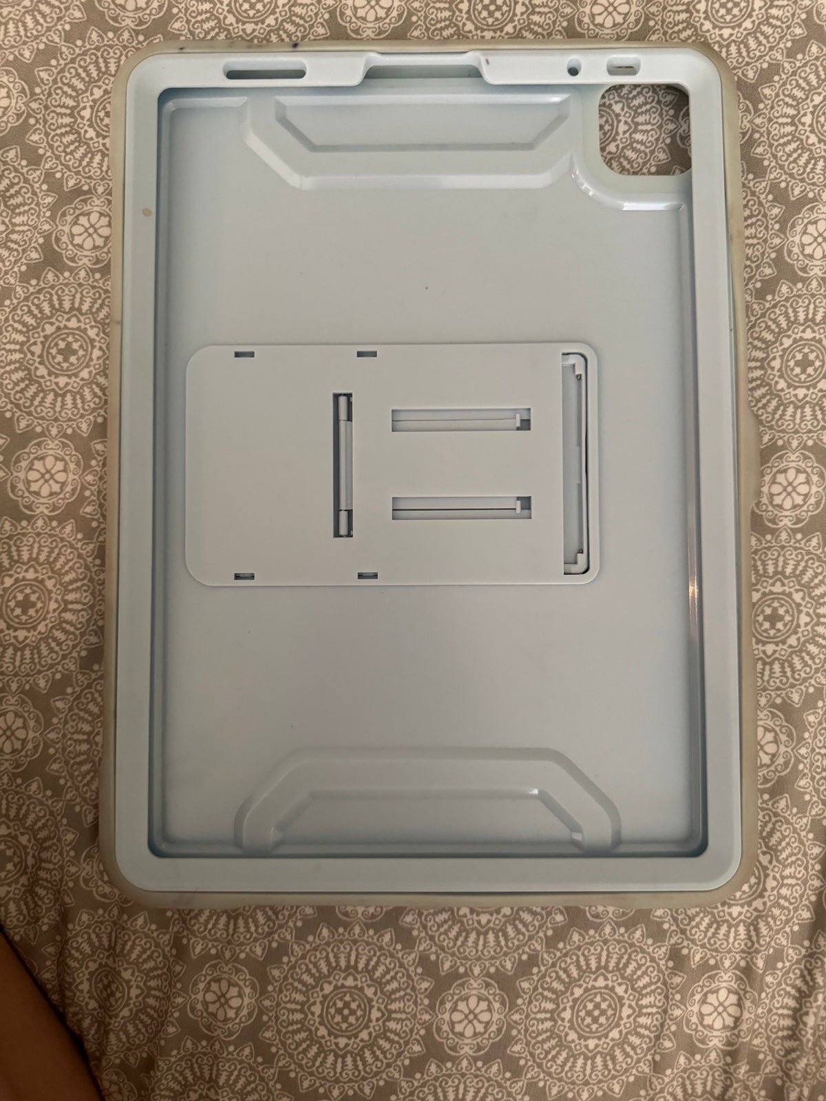 Apple iPad Pro 3rd Generation 256 GB in Silver and Apple Pencil 7A77