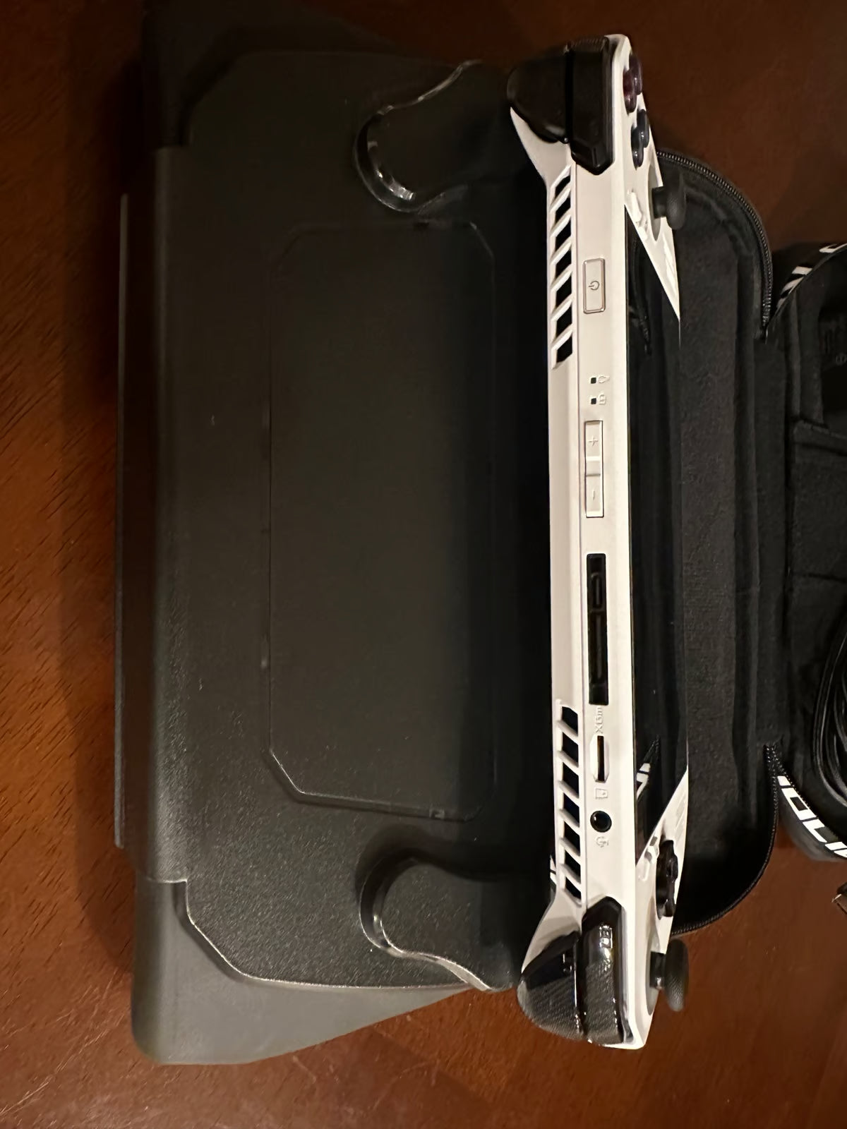 ASUS - ROG Ally 7"" 120Hz FHD 1080p Gaming Handheld - AMD Ryzen Z1 Extreme Proces 6H53