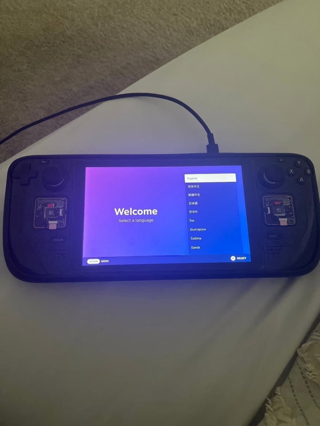 steam deck 1tb with Bluetooth mouse + keyboard 5S59