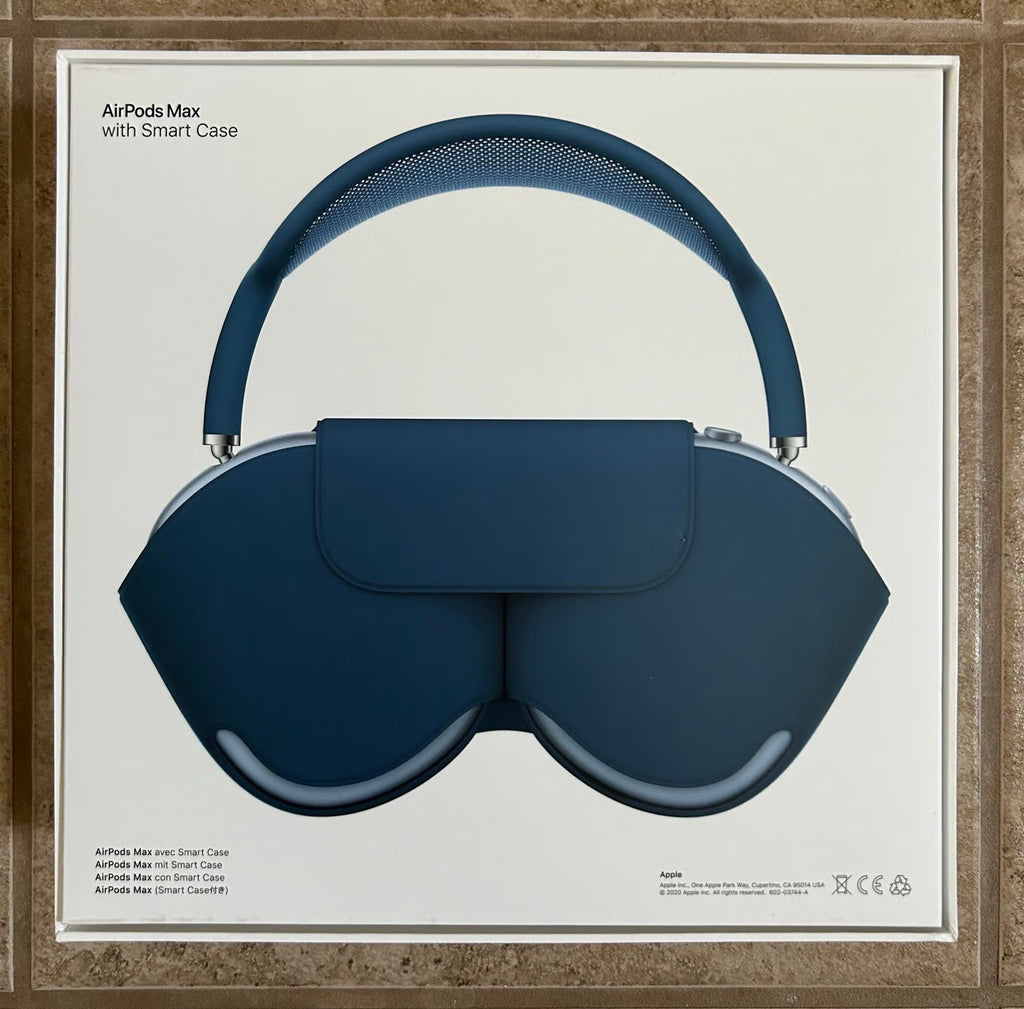 Apple AirPods Max with Smart Case in Sky Blue 2W66