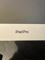 iPad Pro 12.9 inch 256GB (5th Generation) Wi-Fi + Cellular *Unlocked includes Sp 9K88