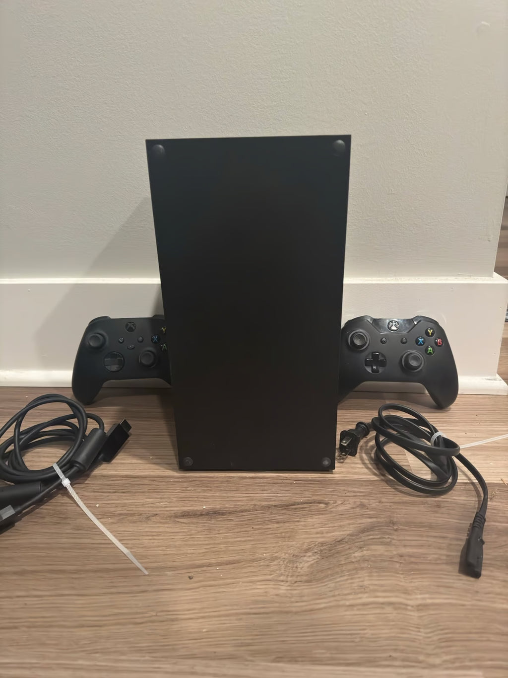 xbox series x 2 controllers 6X65