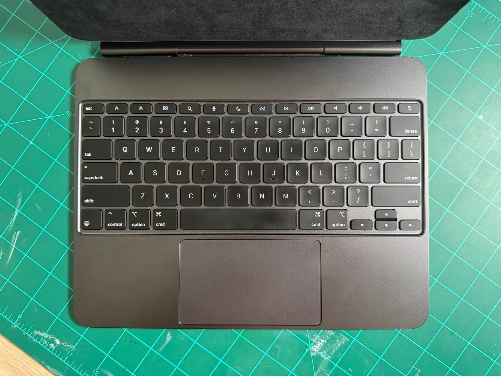 iPad Pro 13�?(M4) + Magic Keyboard!! 7L31