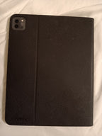 iPad Pro 4th Generation 256 GB w/ case and pencil 1D13