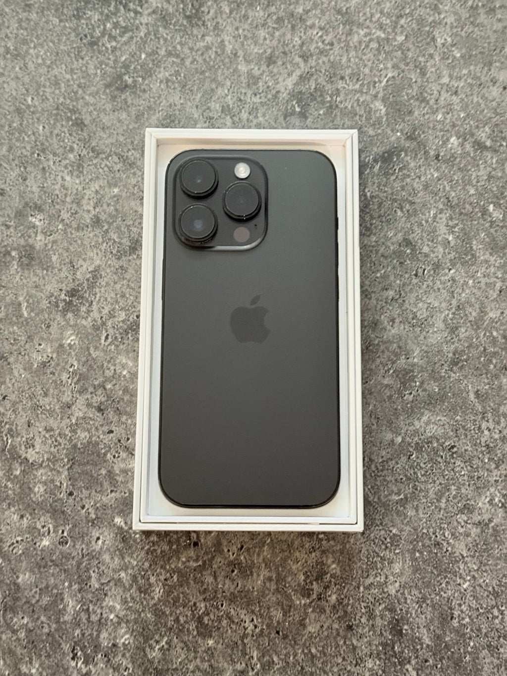 Apple iPhone 14 Pro 256 GB in Space Black Unlocked 7L87