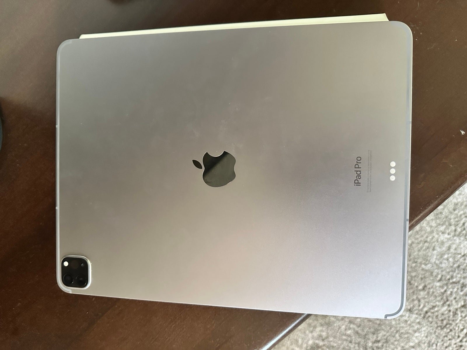 Apple iPad Pro 6th Generation 1 TB 12.9�?w/Apple Pencil and Magic Keyboard 5T85