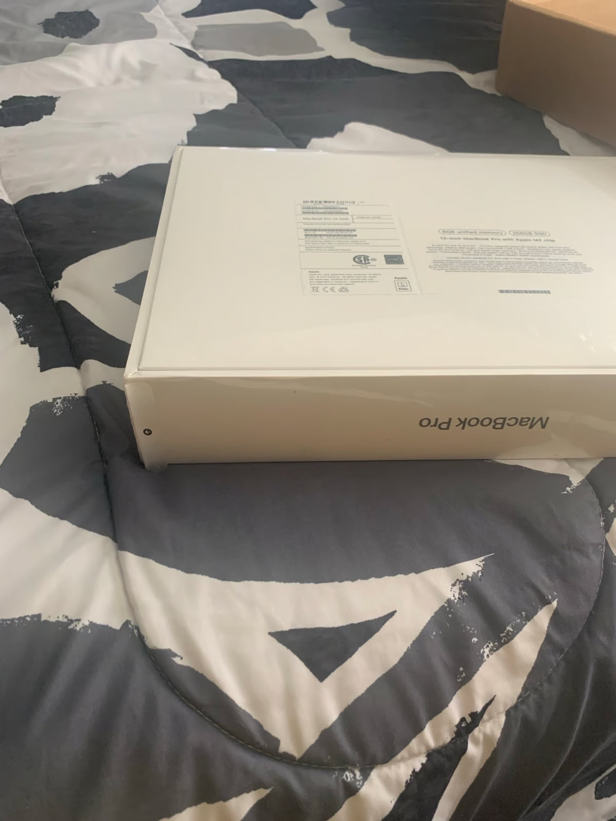 Apple Macbook Pro 13in.  M2 3.49 GHz  256GB SSD 2D69